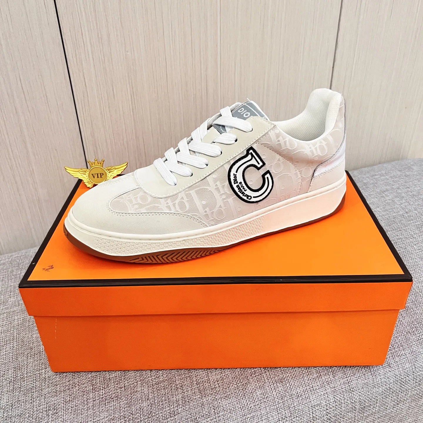 🚘🚘Factory batch 400💰[Dior]🔥Men's high-end brand of shoes official website 1:1 latest masterpiece: the upper is made of first-layer cowhide imported from Italy with a comfortable and breathable lining➕original non-slip and wear-resistant outsole🔥, making walking more convenient and comfortable! An exclusive new model, a stunning work, a beautiful 1:1 replica [color] compared to the official quality! Create a fashionable personality to set off your uniqueness! A must-have for trendy men! Classic🔥Size: 38-44 Color: 🔥Multiple colors available🔥.